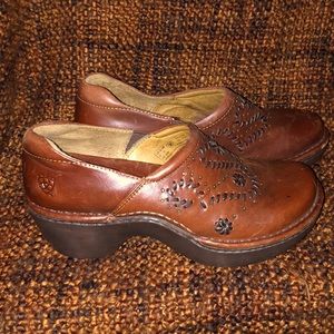 Ariat 6.5 clogs